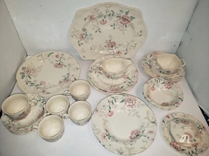 31 Pc VTG 80's JOHNSON Lynton Dishes COTTAGE LAURA  ASHLEY Floral PLATTER BOWLS  - Picture 1 of 22