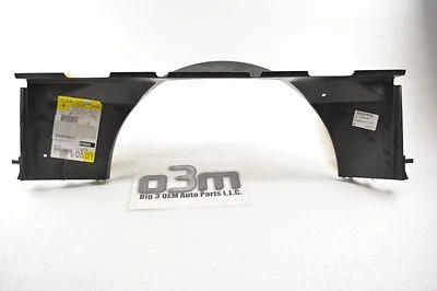 Chevrolet Silverado GMC Sierra 2001-2005 ventilador de refrigeración cubierta inferior negro nuevo OEM Foto 1 de 3