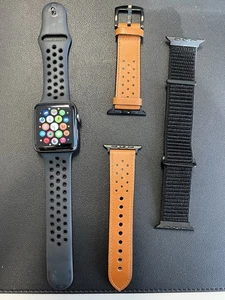 Apple Watch Series 3 Nike+ 42mm Smartwatch - Grau/Schwarz (MQL42ZD/A) - Bild 1 von 2
