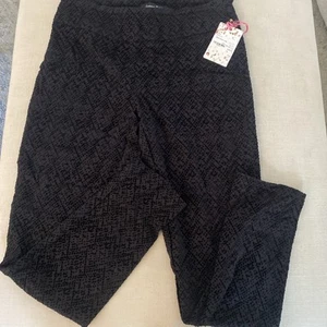 Jenna rose Women’s Pants Large Black Embossed NWT - Picture 1 of 6