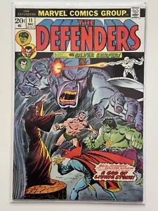 The Defenders #11 Press & Cleaned - Bild 1 von 17