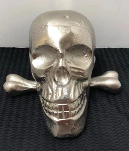 Cráneo y hueso - metal escultura gótica DECORACIÓN arte - Imagen 1 de 6