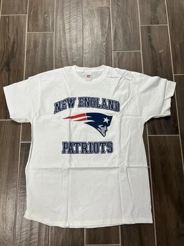 NFL New England Patriots Logo White T-Shirt Size XL NEW Cover