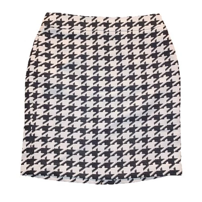 Falda lápiz corta blanca negra con estampado de pata de gallo Banana Republic para mujer talla 10 Foto 1 de 4