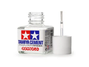 Pegamento de cemento Tamiya 87003 (40 ml) para kits de modelos y eliminación de pintura - Imagen 1 de 1