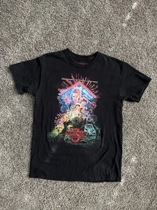 Stranger Things Season 3 Poster Graphic T-shirt Men’s Sz M Women’s Sz L *EUC* - Picture 1 of 12