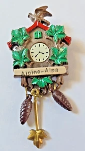 Vintage Cuckoo Clock Plastic Pin Brooch Made in Alpine-/Alpa Souvenir - Picture 1 of 4