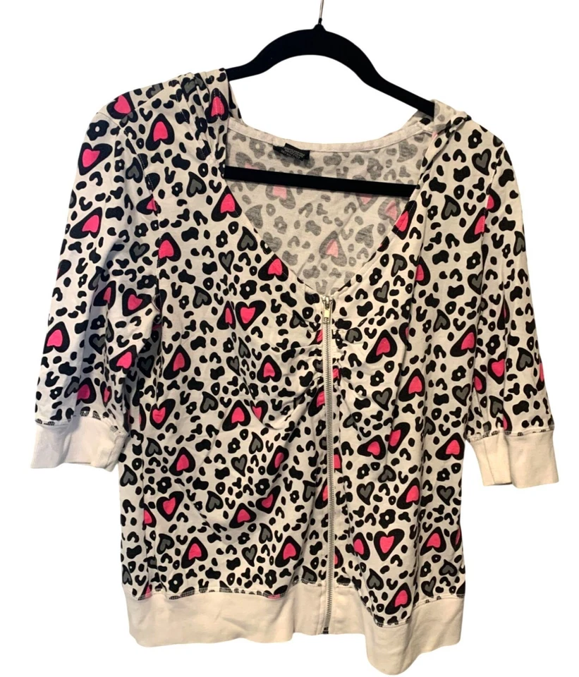 Camiseta con capucha vintage Y2K Rue 21 para mujer talla XL manga corta estampado animal Foto 1 de 3