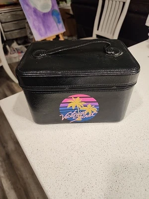 Estuche de Maquillaje Tren Victoria's Secret De Colección Negro Neón Palmeras Y2K Victorias Foto 1 de 4