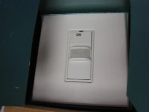 LIGHTOLIER IHS31000VAW INSIGHT OCCUPANCY SENSOR SWITCH - Picture 1 of 6
