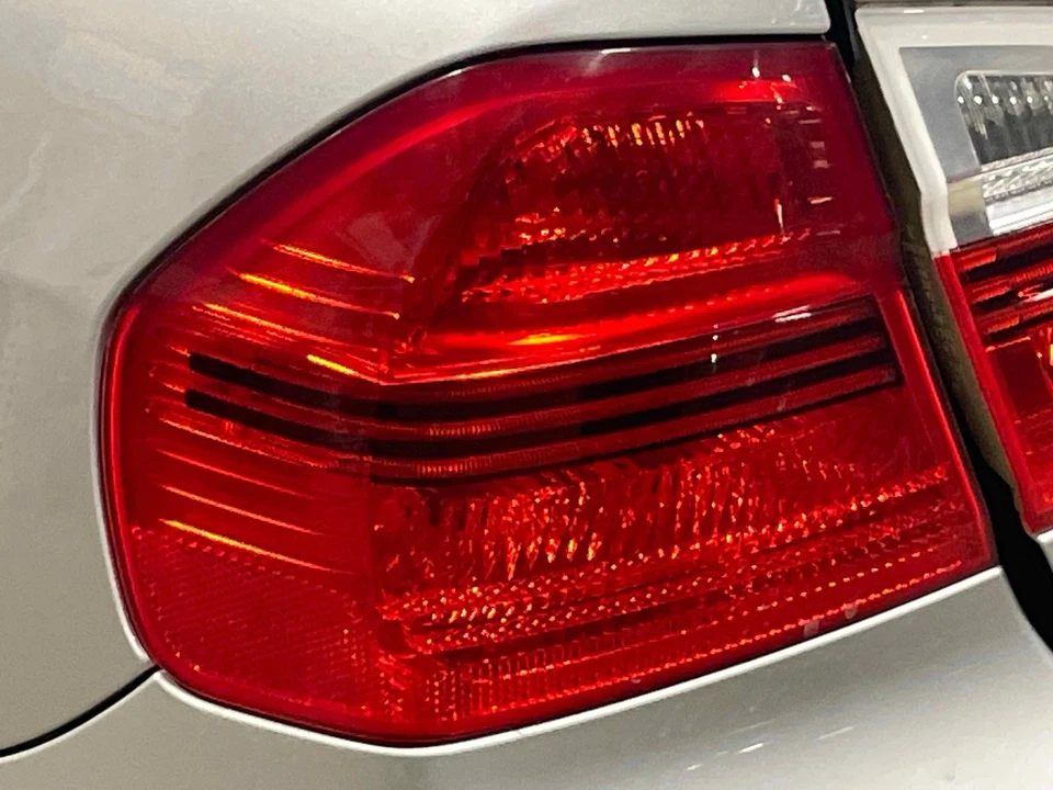 BMW 328Xi 2007 sedán OEM mano izquierda lado conductor luz trasera lámpara de freno 2008 Foto 1 de 1