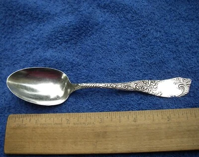 Escasa cucharadita MERIDEN BRITANNIA / Wallace Sterling IVANHOE (1893) - sin mono Foto 1 de 4