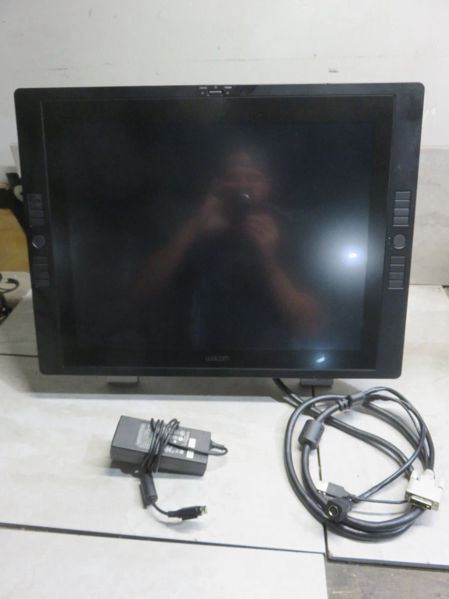 Wacom Cintiq 21UX DTK-2100 Graphics Monitor with Digital Pen for
