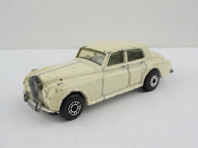 Matchbox #62 Rolls Royce Silver Cloud (White) - w/ WEAR - Image 1 of 4
