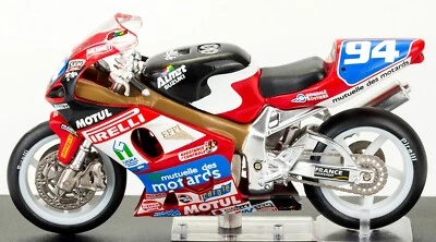 Suzuki GSX-R Scala 1:24 C. Guyot S. Scarnato N. Dussauge 2001 Modellino - Immagine 1 di 4