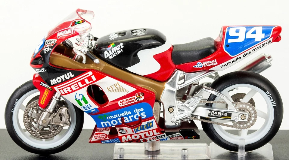 Suzuki GSX-R Scala 1:24 C. Guyot S. Scarnato N. Dussauge 2001 Modellino - Immagine 1 di 4