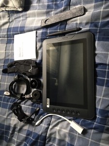 Parblo Mast10 10.1" Graphic Drawing Monitor with for mac PRE-owed no box