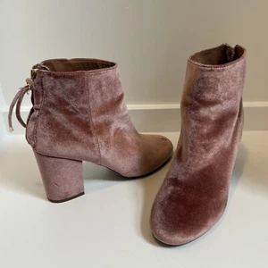 Steve Madden CYNTHIAV rosa Samt Stiefeletten Rouge Größe 7,5 Blockabsatz - Bild 1 von 9