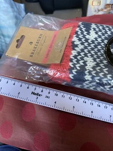 Brakeburn Ladies Mittens Snow Flake Navy - Picture 1 of 6