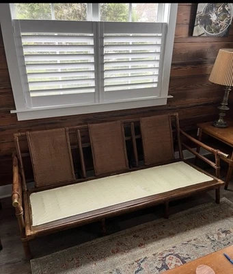 Sofá Ficks Reed de John Wisner Foto 1 de 3