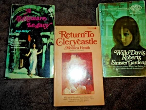 VINTAGE EASY-EYE GOTHIC PAPERBACKS LOT(3) EARLY-1970s - Bild 1 von 3