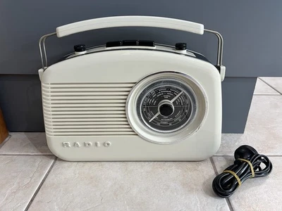 Vintage Retro Style Portable AM/FM Radio DR70R TESTED WORKING - Image 1 of 4