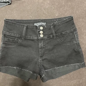 Blue Savvy Jeans Shorts Juniors Size( 9/29) Black Stretch Denim Cutoffs - Picture 1 of 3