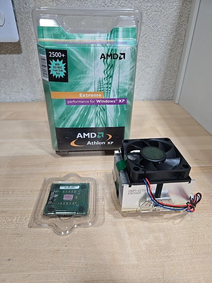 Vintage AMD Athlon For Windows XP 2500+ Heatsink Fan Processor Open Box - Image 1 of 4