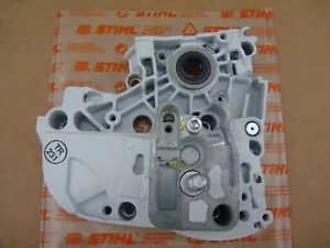 ORIGINAL STIHL MS201T MS201TC KURBELGEHÄUSEHÄLFTE - KUPPLUNGS-/STANGENSEITE - NEU ABHEBEN - Bild 1 von 4