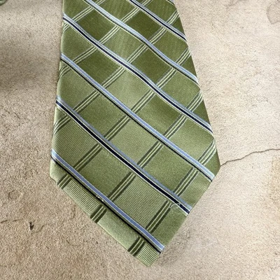 JONES NEW YORK MENS TIE GREEN WITH NAVY BLUE AND BLUE STRIPES Excellent Design - Image 1 of 4
