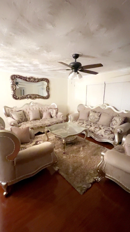 Juego de salón Foto 1 de 1