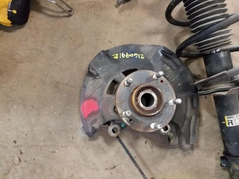 Hyundai Sonata Kia Optima 2011-2015 conjunto de nudillos husillo trasero derecho usado Foto 1 de 1