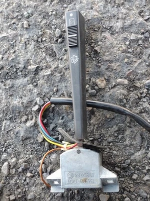 Переключатель управления стеклоочистителем Volvo 240 242 244 WAGON от оригинального производителя No 1363821 DOT 01837786 - Изображение 1 из 4