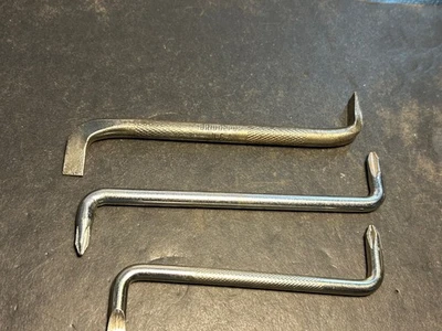 3 Off Set Screwdrivers - 1 is Bridgeport and 2 are unbranded - Phillips, Slotted - Image 1 of 4