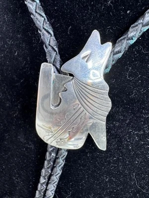 Corbata de Colección Navajo Plata Esterlina Lobo Aullador Cuero Negro Suroeste Foto 1 de 4