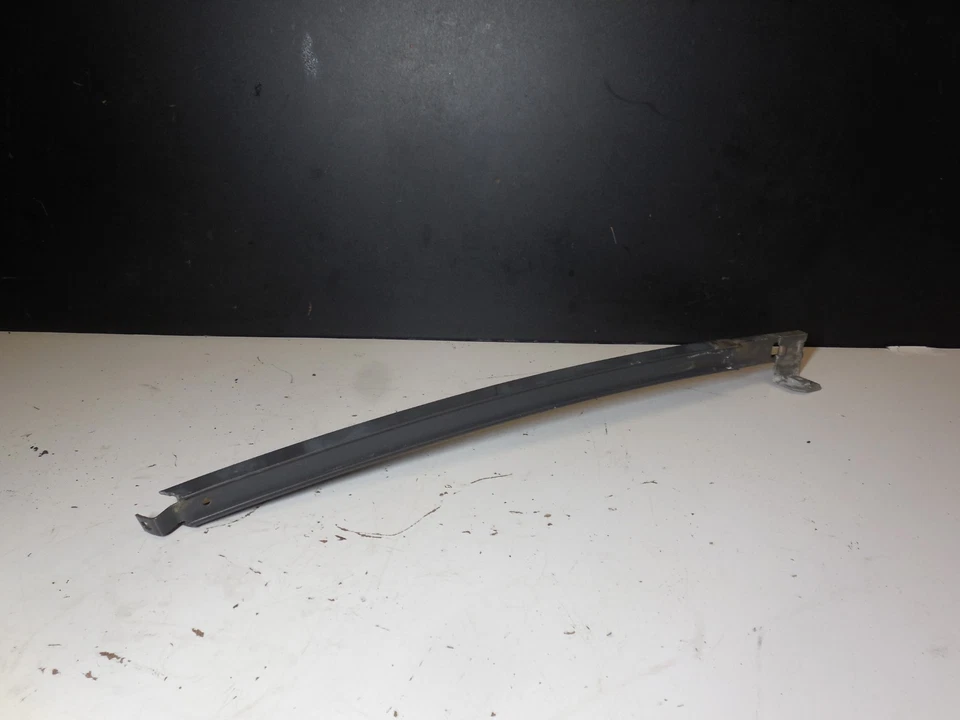 Barra divisoria ventana puerta trasera derecha moldura 84-93 mercedes-benz w201 190d 190e Foto 1 de 4