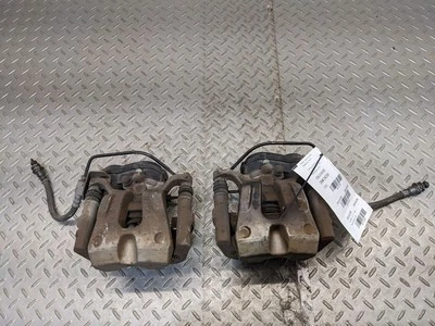  JUEGO PINZAS TRASERO IZQUIERDO DERECHO CONDUCTOR PASAJERO CHEROKEE 14-20 1157258 Foto 1 de 4