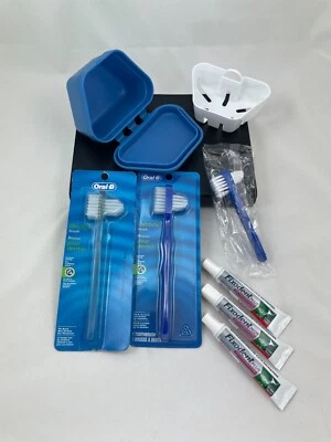 Kit de dentadura 3 cepillos 3 Fixodent Plus 1 estuche de baño de dentadura Pureline Foto 1 de 4