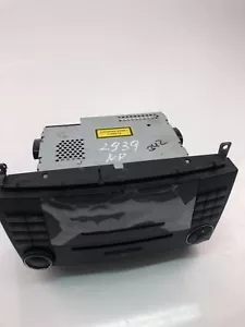 MERCEDES-BENZ C W203 A2038703689 Music Radio CD Player Head Unit 2005 26861491 - Picture 1 of 4