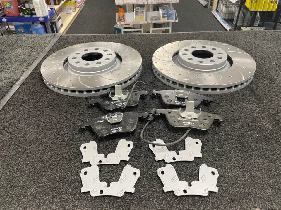 AUDI A4 S4 B7 TFSI TDI 2.5 3.0TD QUATTRO BRAKE DISC DRILLED GROOVED + PADS 320MM - Image 1 of 1