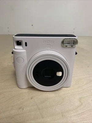 Fujifilm Instax Square SQ1 Instant Camera, White, w/Case and Film - Image 1 of 4