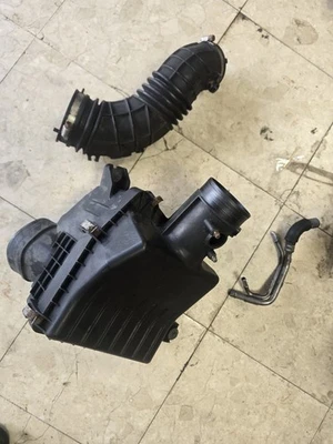 2009-2014 Acura Tsx 2.4L Air Intake Cleaner Filter Box 17201-Rl5-A00 - Image 1 of 2