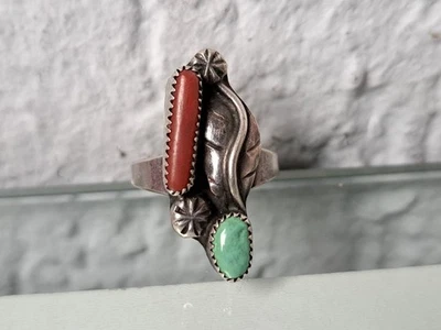 Bel Vecchio Anello Indianeschi, Argento Sterlingo Con Turchese E Corallo - Immagine 1 di 4