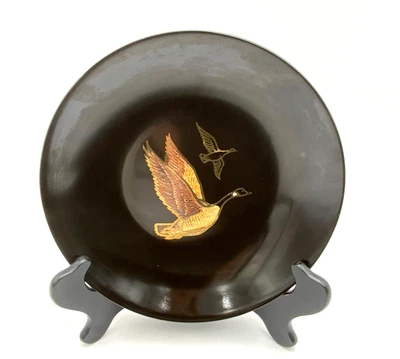 Cuenco redondo MCM Couroc of Monterey Canadian Goose 8" hecho para potasio químico Foto 1 de 4