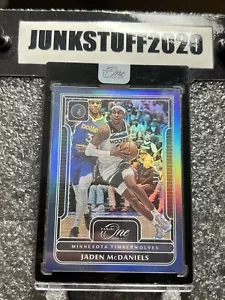 2022-23 Panini One and One Jaden Mcdaniels Sealed 11/40 Blue Prizm Color Match - Bild 1 von 4