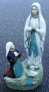 RARE STATUETTE EN BISCUIT DE PORCELAINE N.D. LOURDES - Picture 1 of 9
