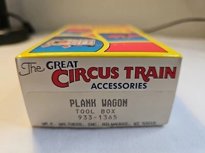 Walthers Great Circus Train Plank Wagon Tool Box 933-1365 - Image 1 of 4