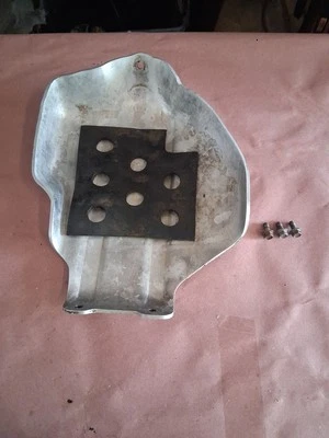 Yamaha Ty350 Trial Ty 350 1985 1986 OEM placa de deslizamiento original con herrajes y almohadilla Foto 1 de 4