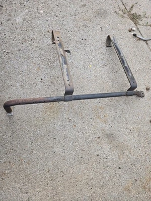 Soporte de montaje del marco del asiento del lado del conductor OEM JEEP CJ 1972-75--CJ5 CJ6 de fábrica Foto 1 de 3