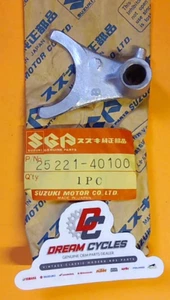 NOS GENUINE Suzuki 1976-1977 RM370 1978 RM400 Shift fork # 2 25221-40100 NEW - Picture 1 of 1